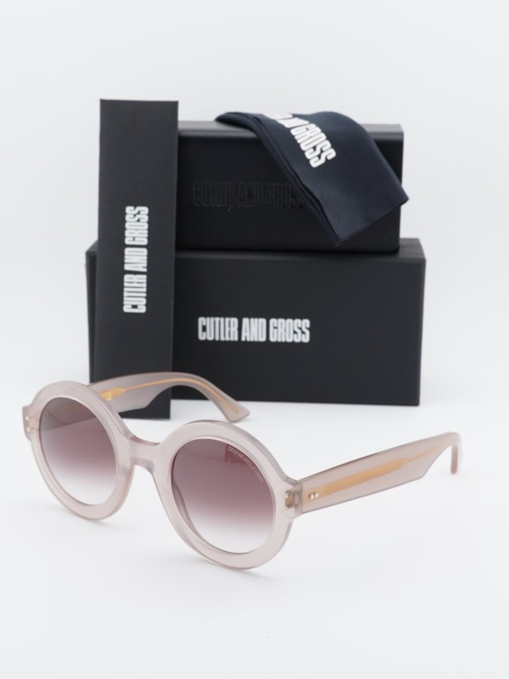 Cutler and Gross CGSN1377 004 Round Sunglasses - Prawn Cocktail/Beige Gradient